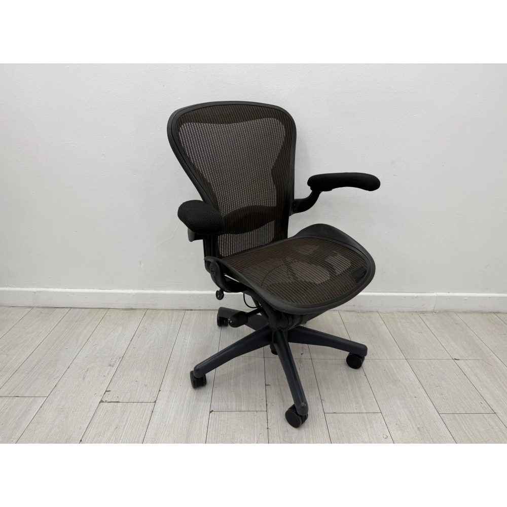 HERMAN MİLLER AERON B SİZE YÖNETİCİ ÇALIŞMA KOLTUĞU