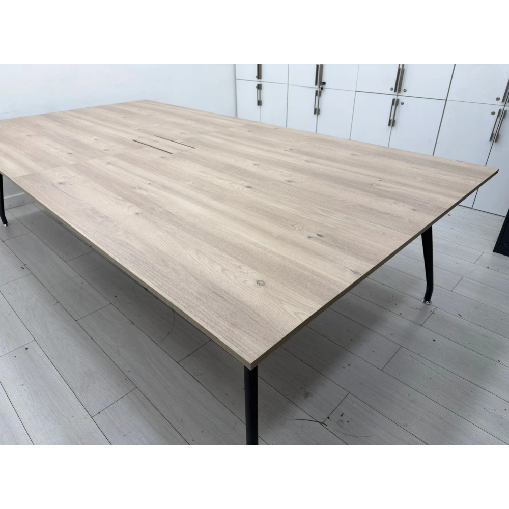 8 Kişilik Dataportlu Ofis Toplantı Masası