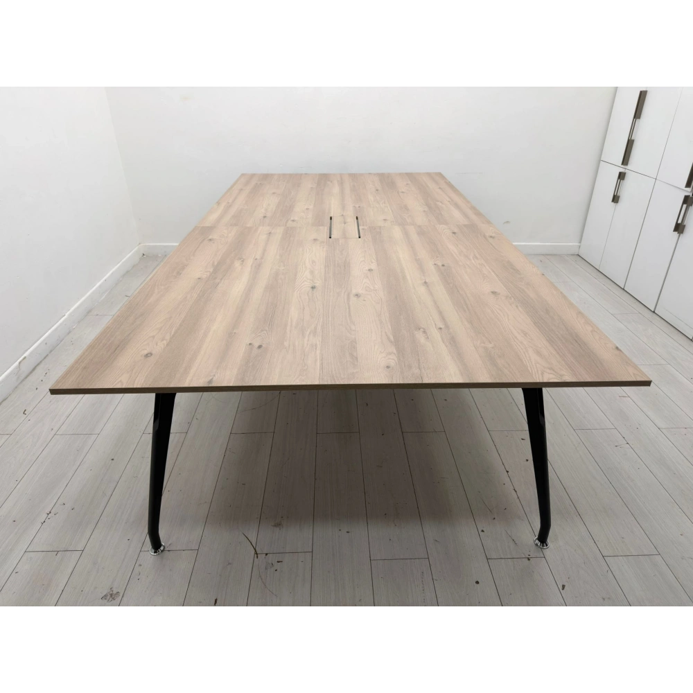 8 Kişilik Dataportlu Ofis Toplantı Masası