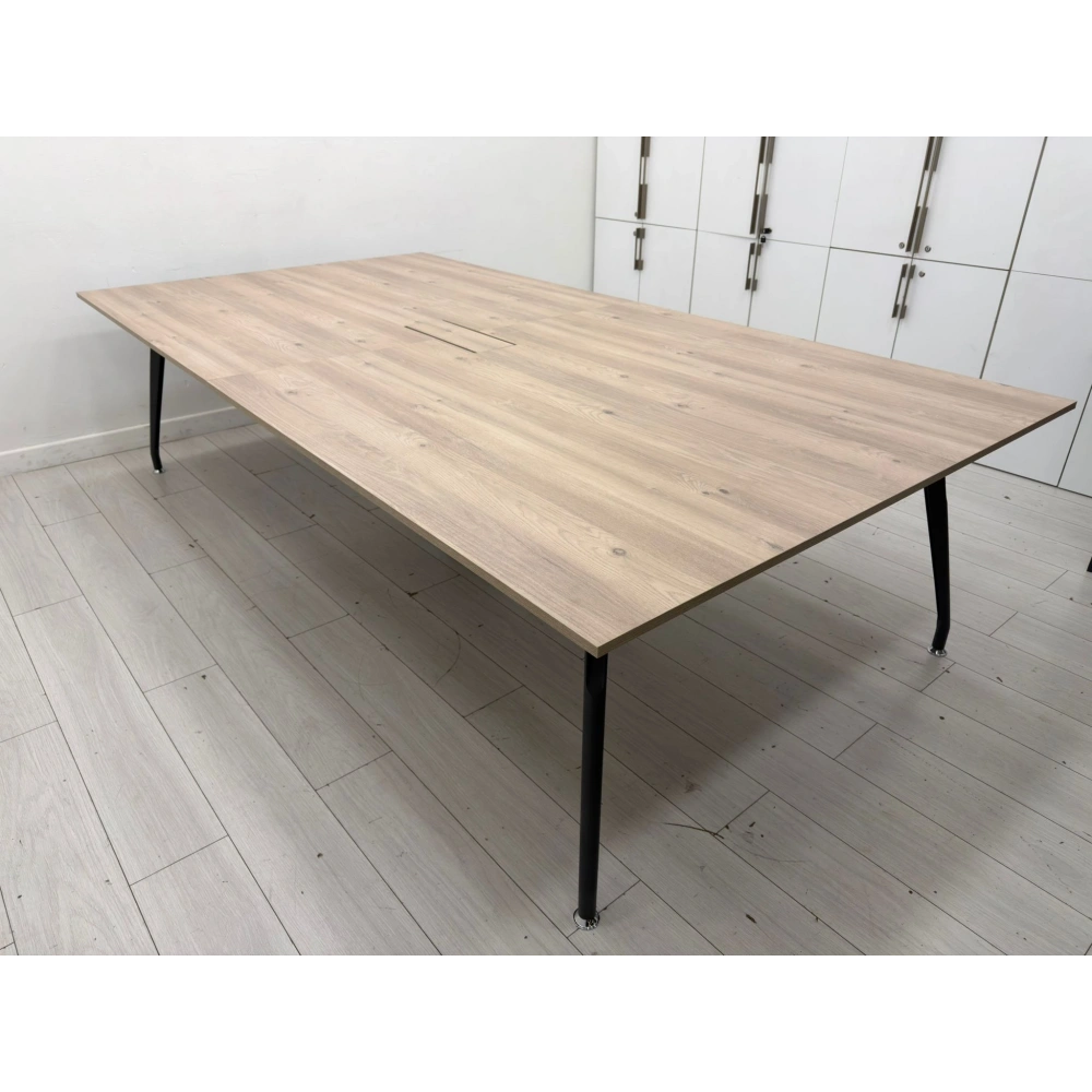 8 Kişilik Dataportlu Ofis Toplantı Masası