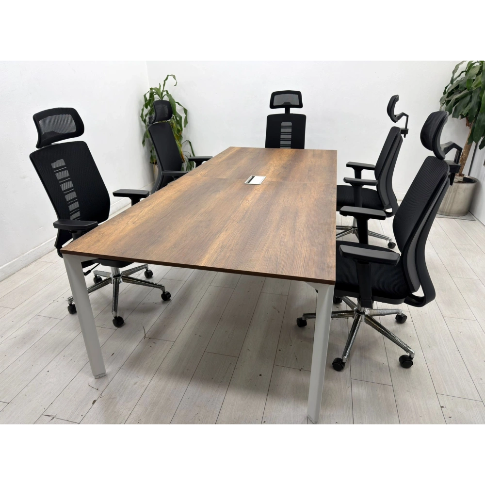 8 Kişilik Dataportlu Toplantı Masası