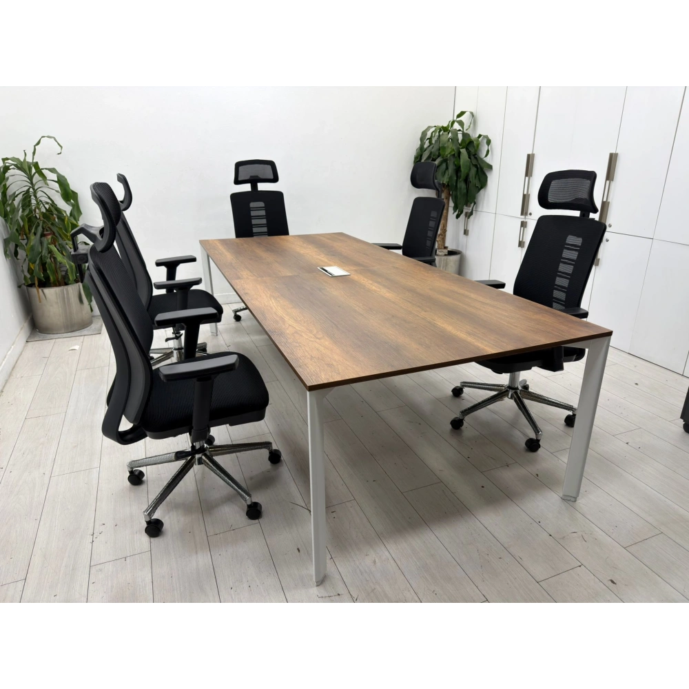 8 Kişilik Dataportlu Toplantı Masası