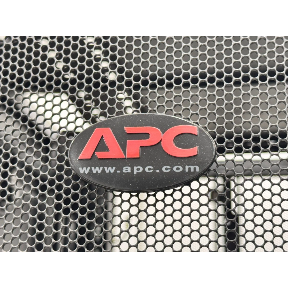 Apc Dikili Tip Kabinet Server Kabini