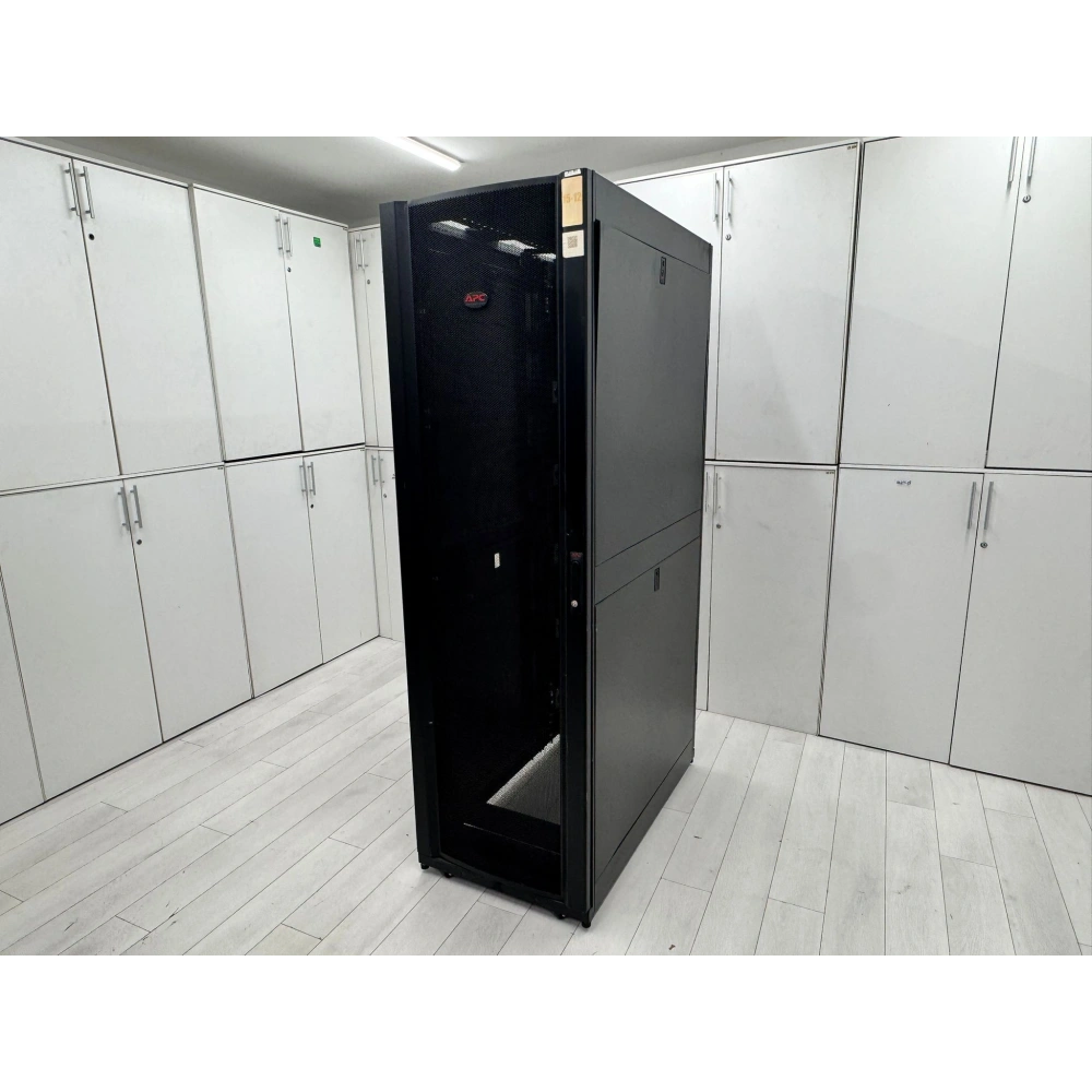 Apc Dikili Tip Kabinet Server Kabini