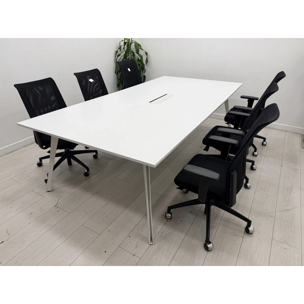 Beyaz Dataportlu 10 Kişilik Toplantı Masası