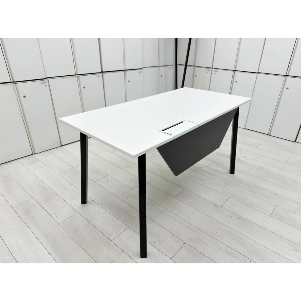 Beyaz Dataportlu Ofis Çalışma Masası - M4730