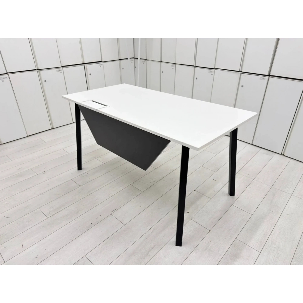 Beyaz Dataportlu Ofis Çalışma Masası - M4730