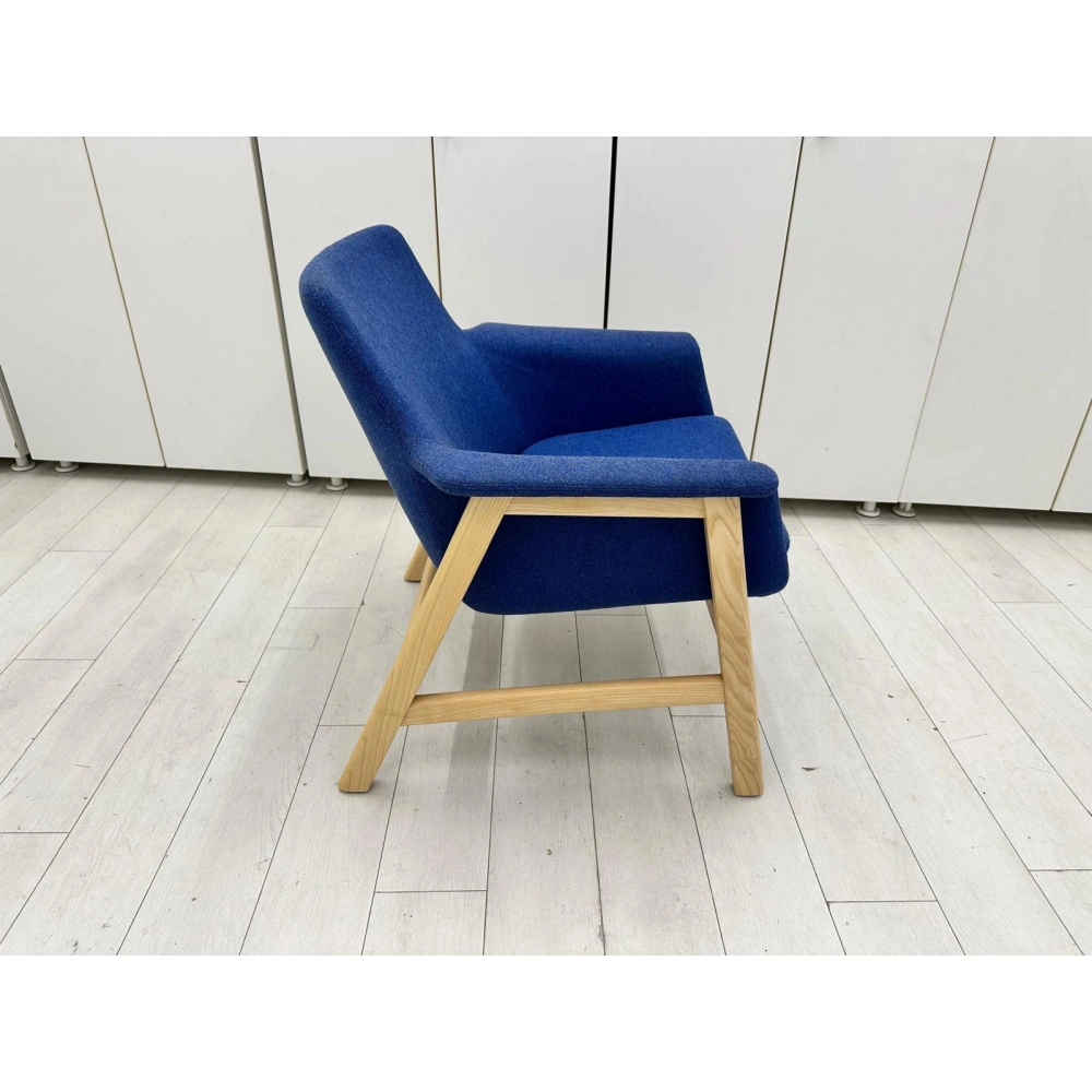 BT Design To Be Ahşap Ayaklı Kumaş Berjer