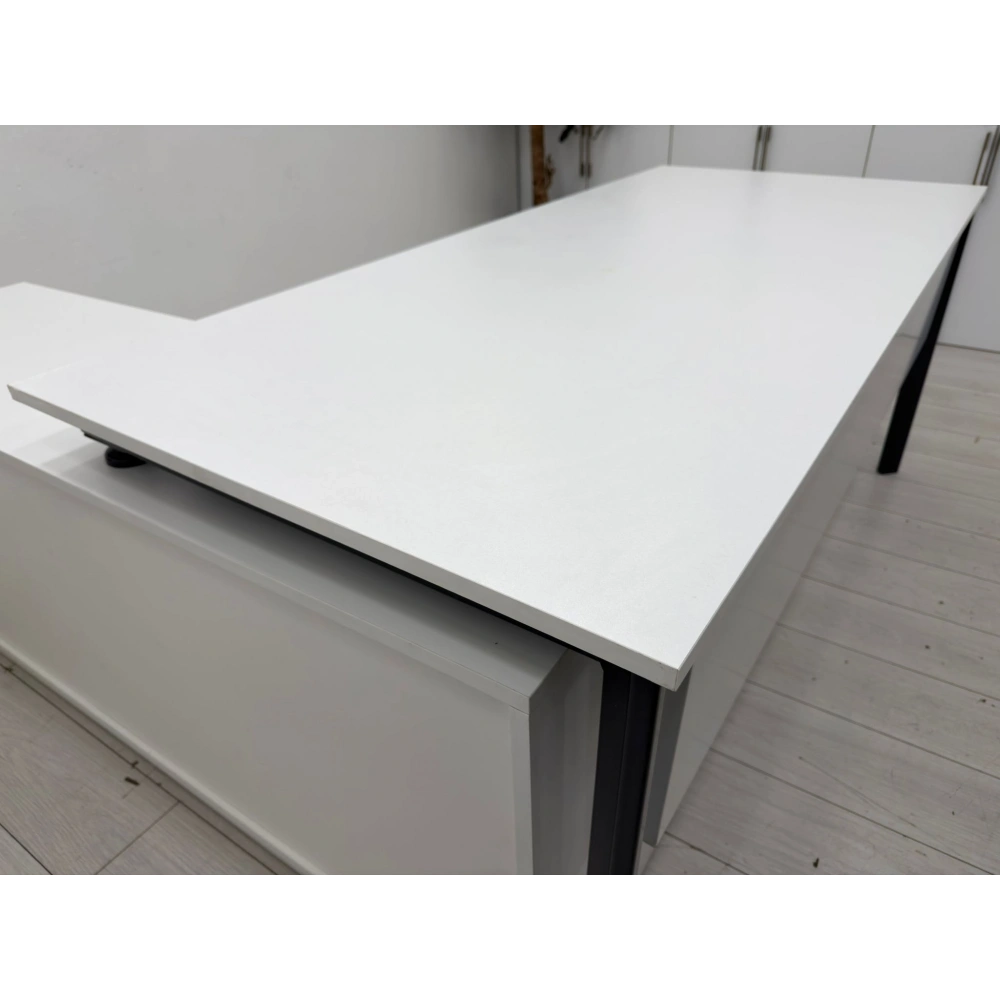 Etajerli Yönetici Ofis Çalışma Masası Müdür Masası
