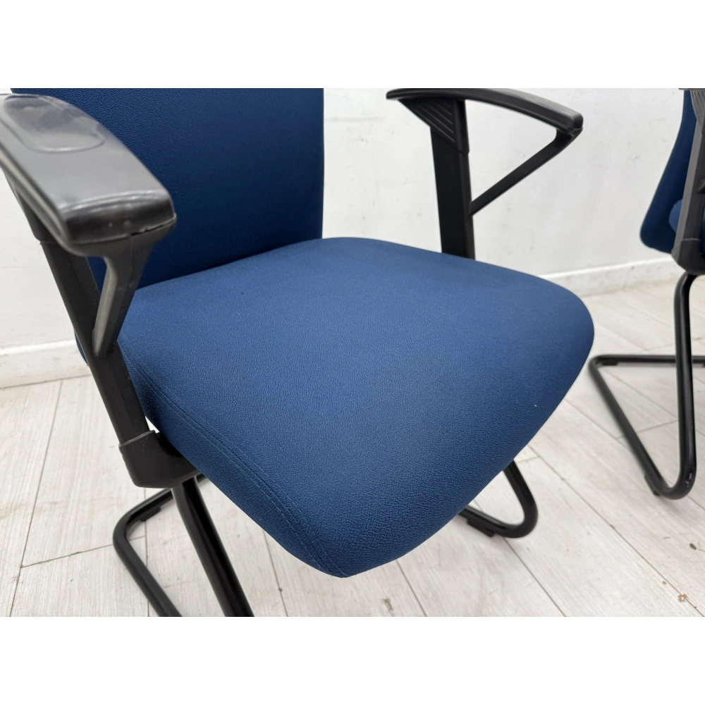 Girsberger Lacivert Bekleme Koltuğu Misafir Koltuğu