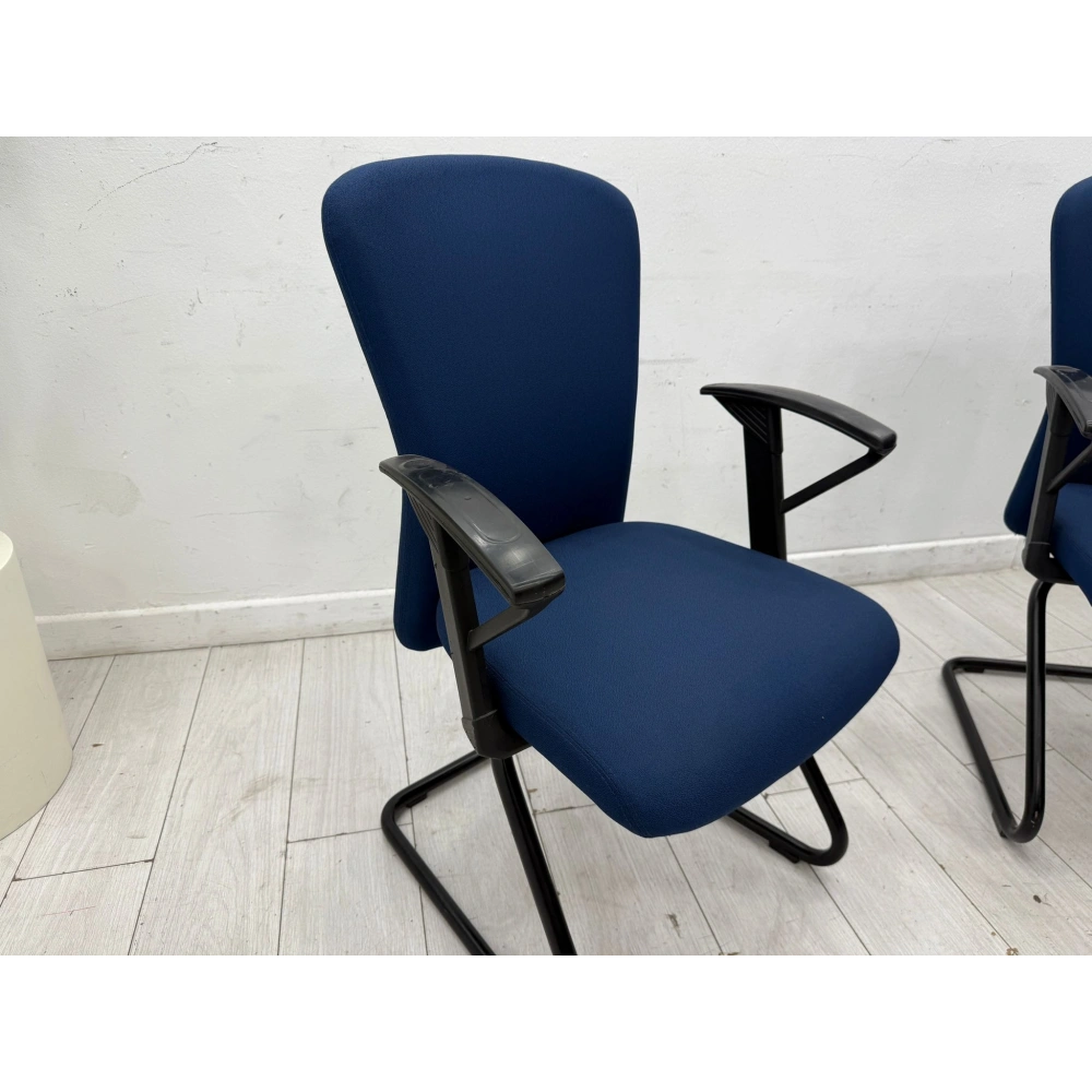 Girsberger Lacivert Bekleme Koltuğu Misafir Koltuğu