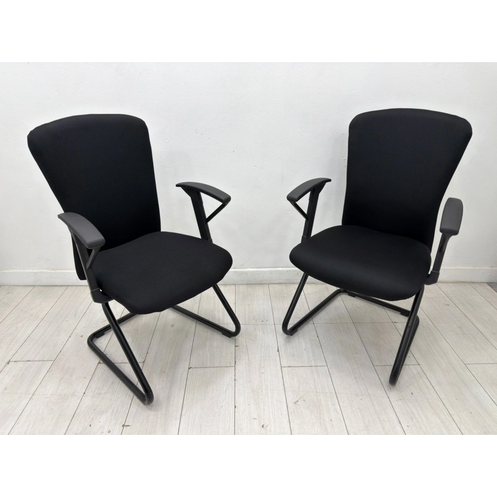 Girsberger Siyah Bekleme Koltuğu