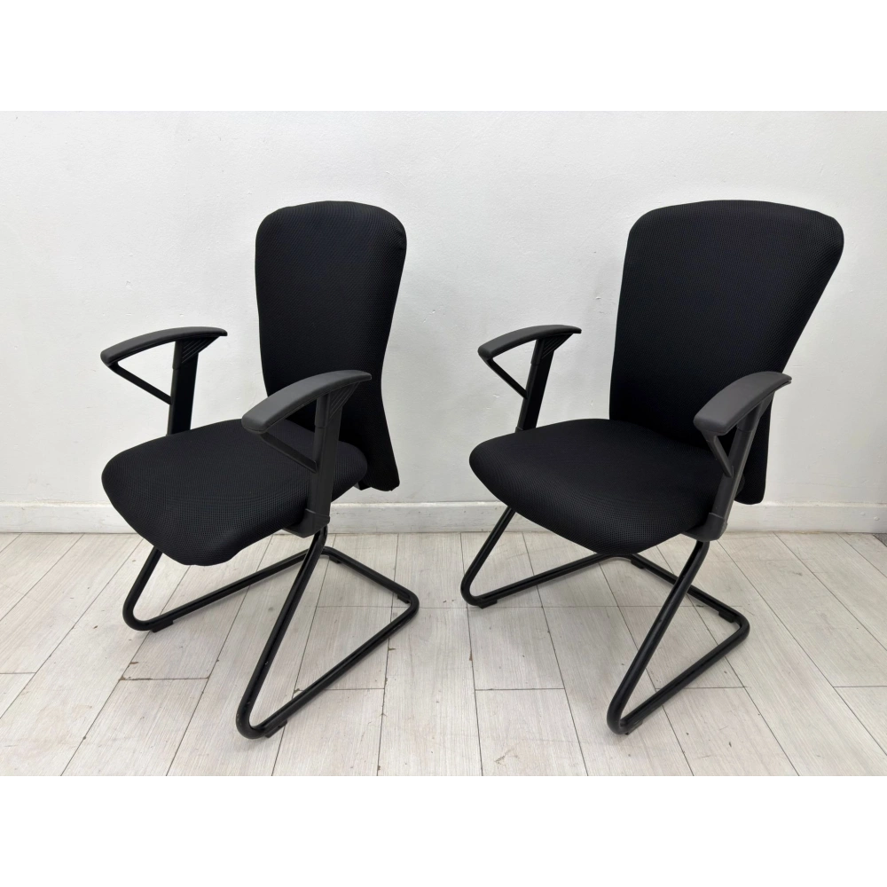 Girsberger Siyah Bekleme Koltuğu