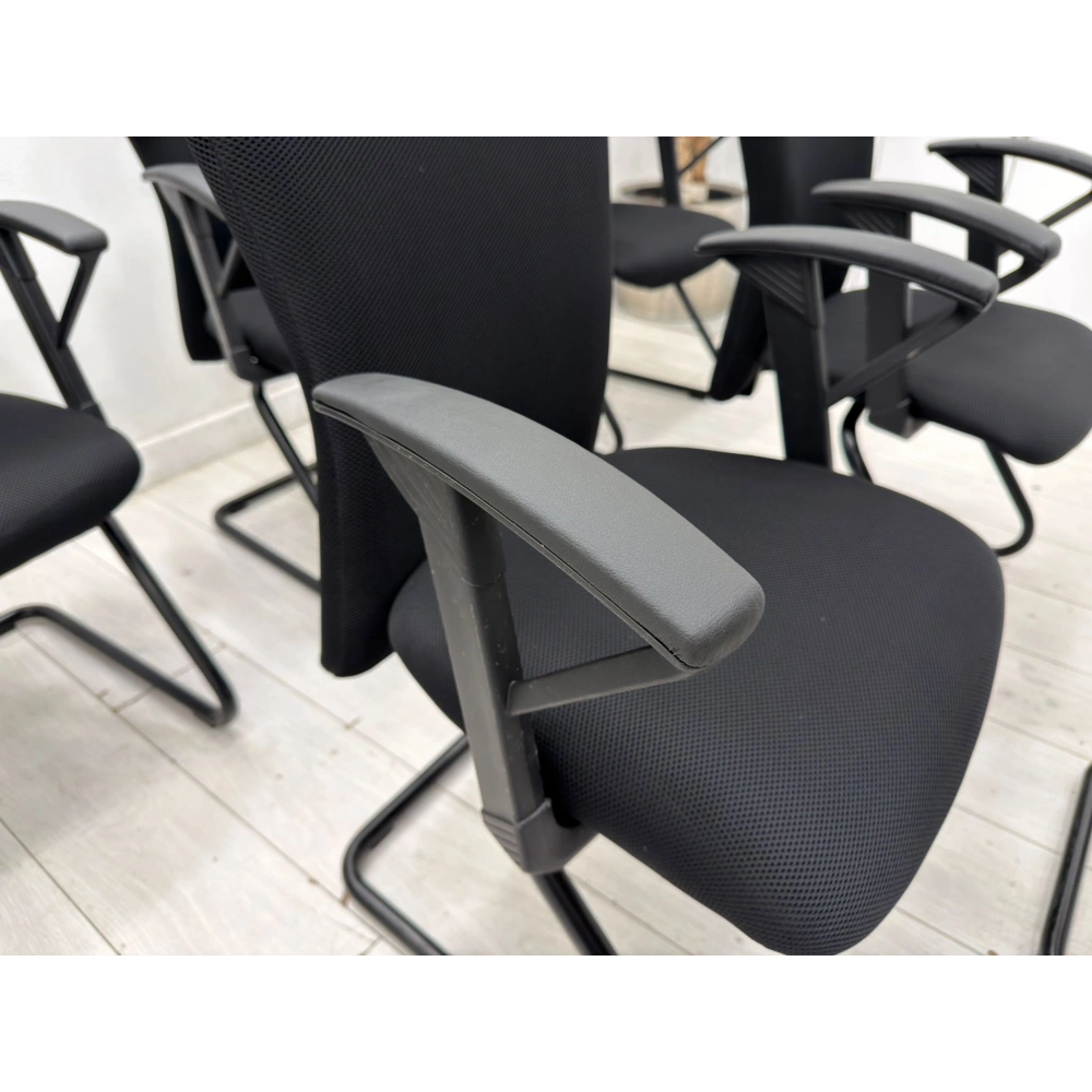 Girsberger Siyah Bekleme Koltuğu