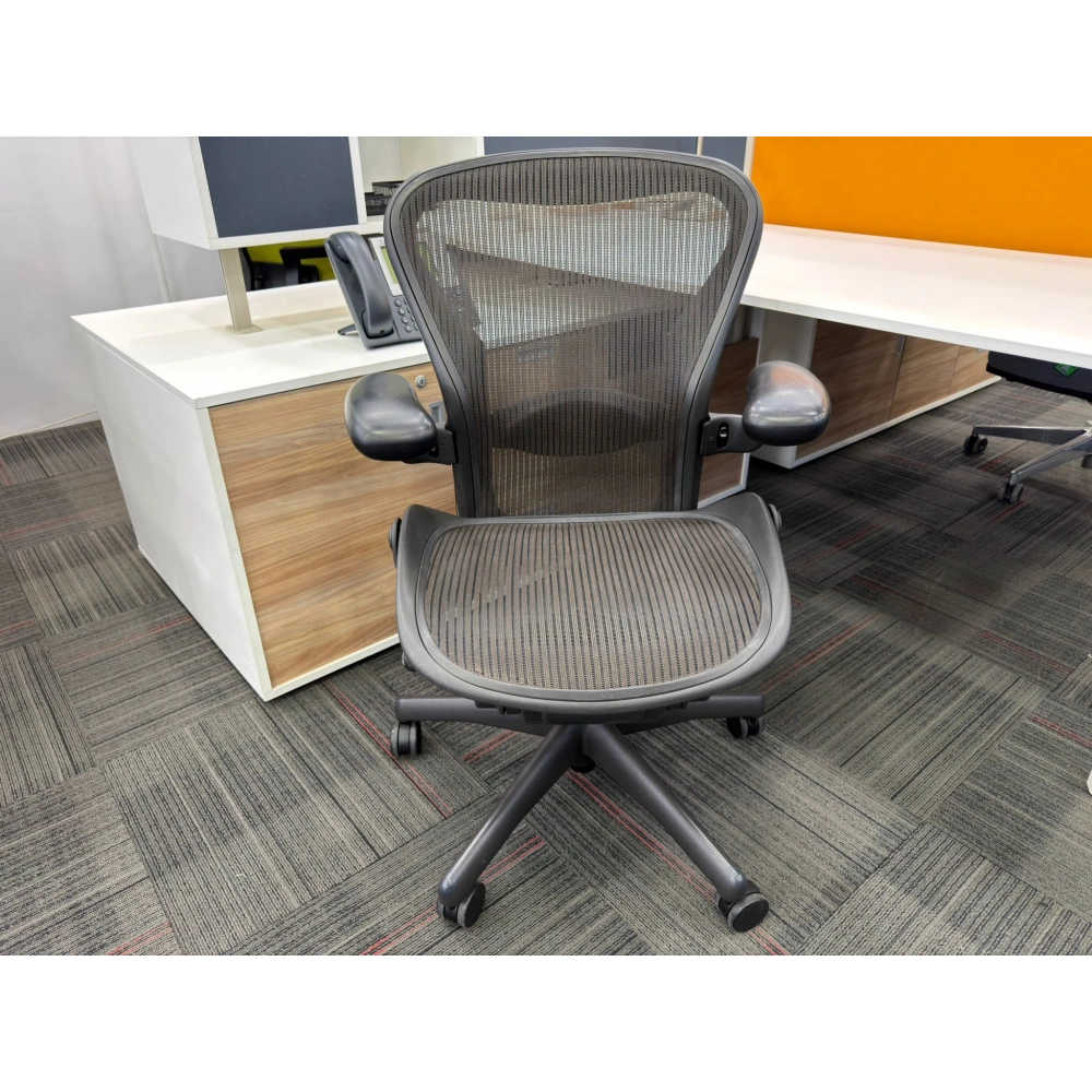 Herman Miller Aeron B Size Yönetici Çalışma Koltuğu