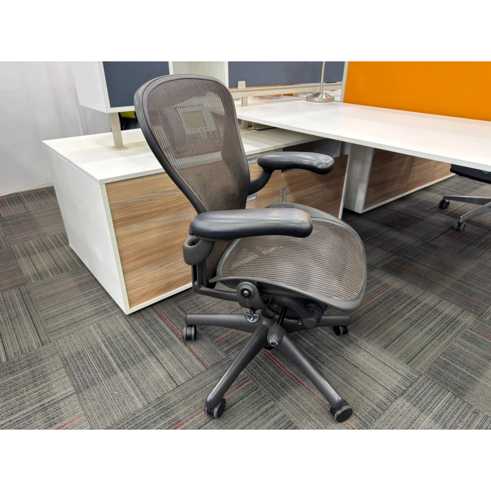 Herman Miller Aeron B Size Yönetici Çalışma Koltuğu