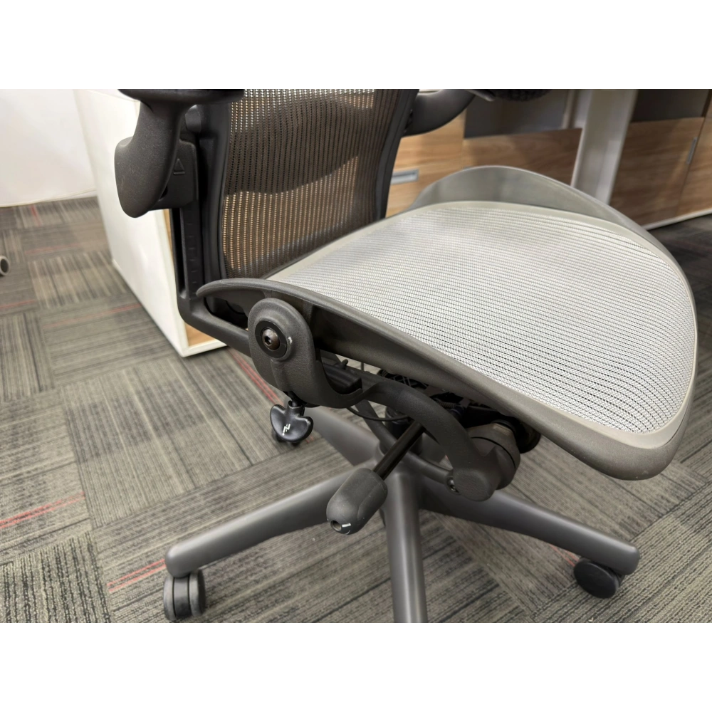 Herman Miller Aeron B Size Yönetici Çalışma Koltuğu
