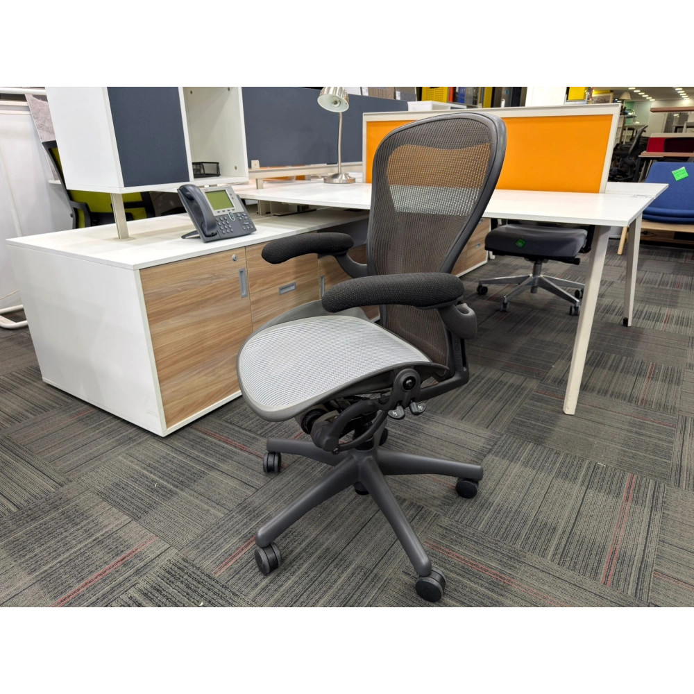 Herman Miller Aeron B Size Yönetici Çalışma Koltuğu
