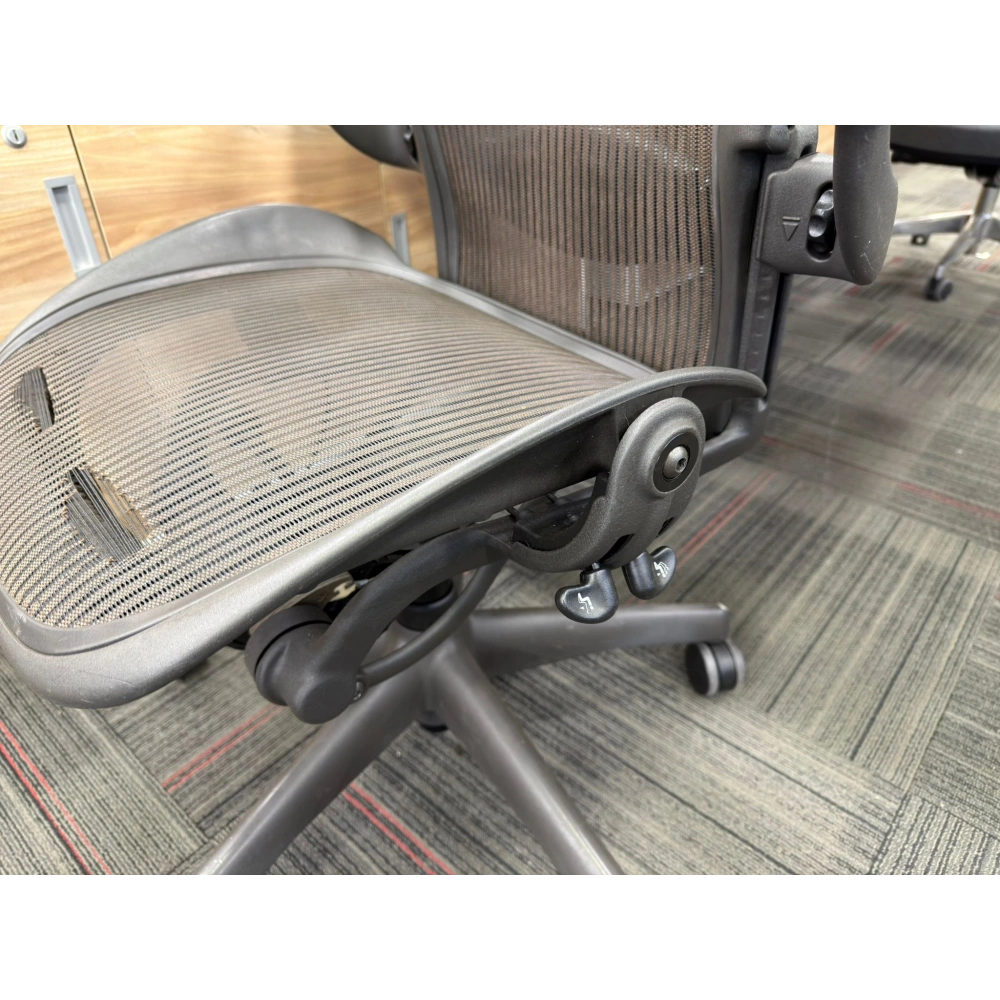 Herman Miller Aeron B Size Yönetici Çalışma Koltuğu