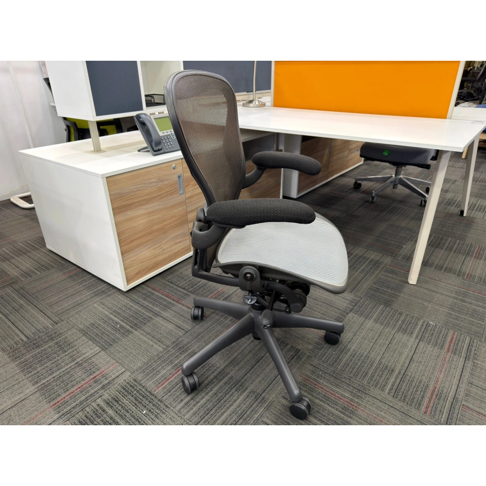 Herman Miller Aeron B Size Yönetici Çalışma Koltuğu