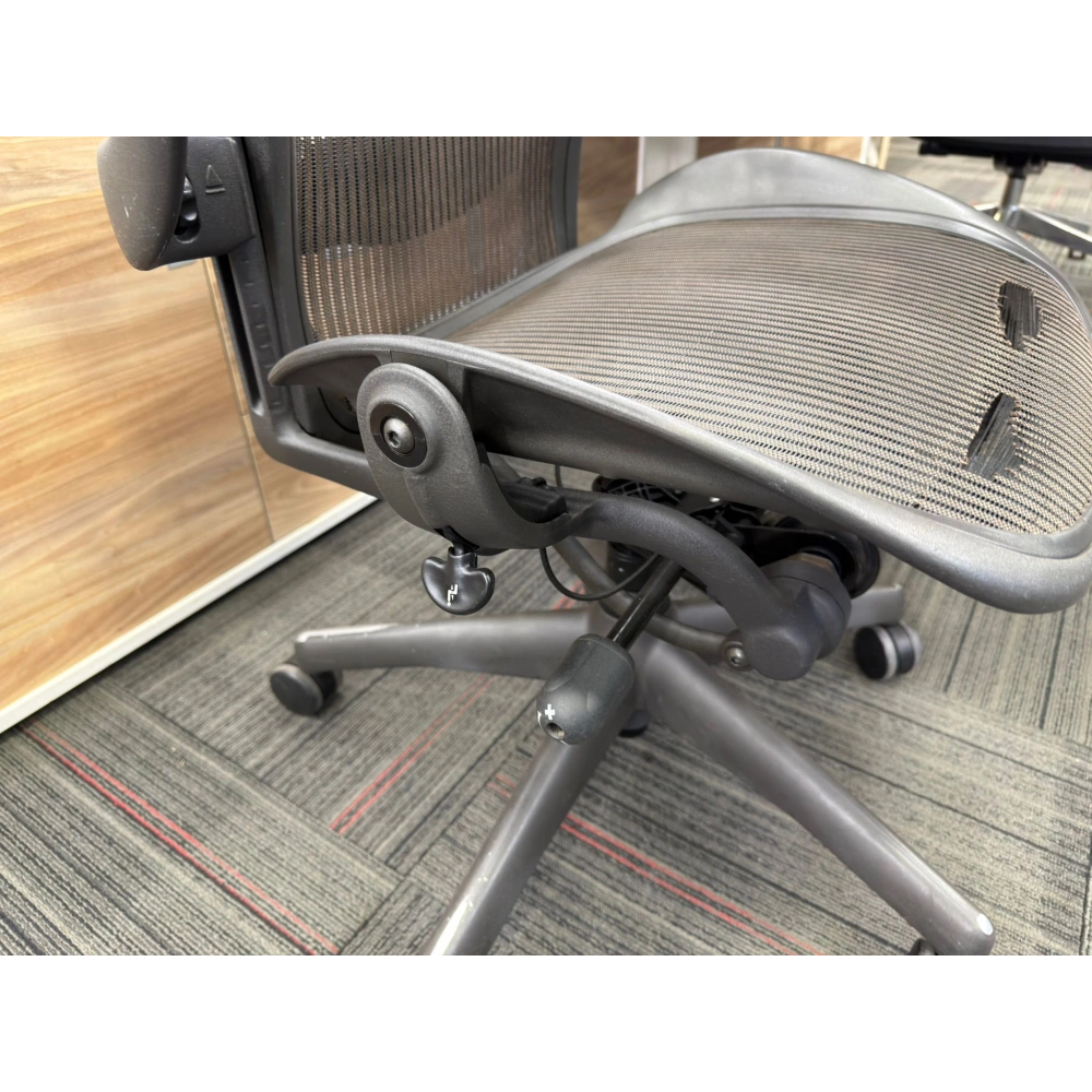 Herman Miller Aeron B Size Yönetici Çalışma Koltuğu