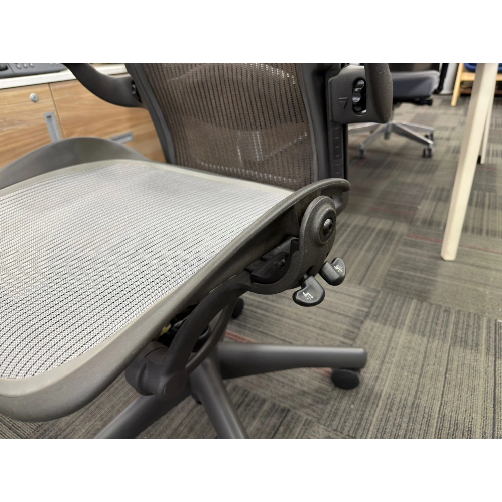 Herman Miller Aeron B Size Yönetici Çalışma Koltuğu