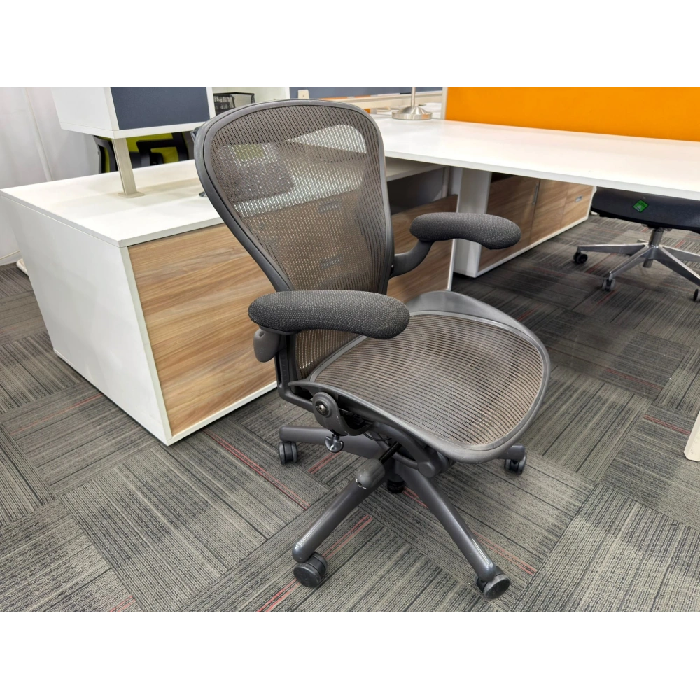 Herman Miller Aeron B Size Yönetici Çalışma Koltuğu