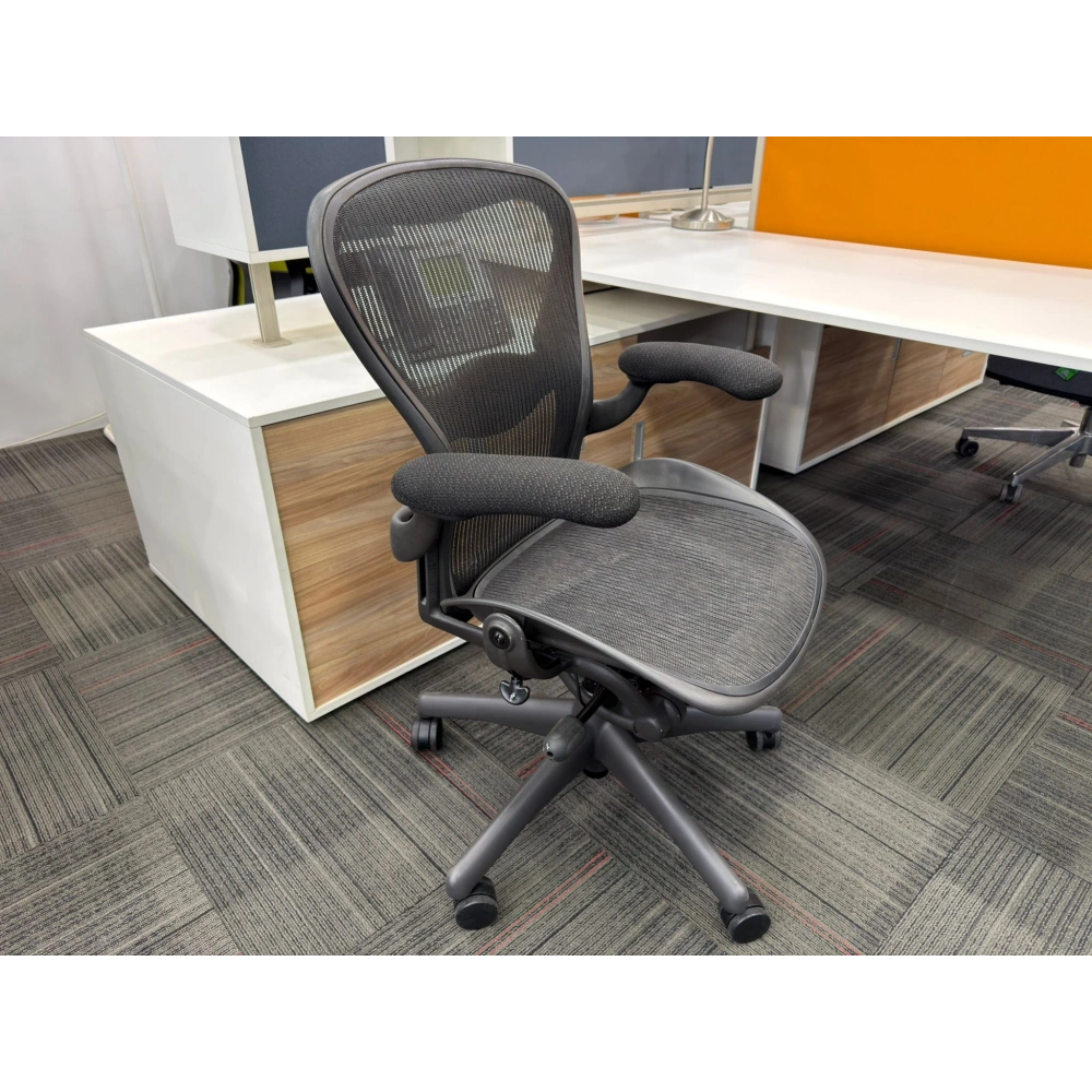 Herman Miller Aeron B Size Yönetici Çalışma Koltuğu