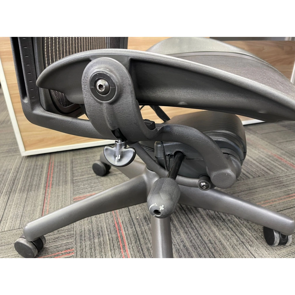 Herman Miller Aeron B Size Yönetici Çalışma Koltuğu