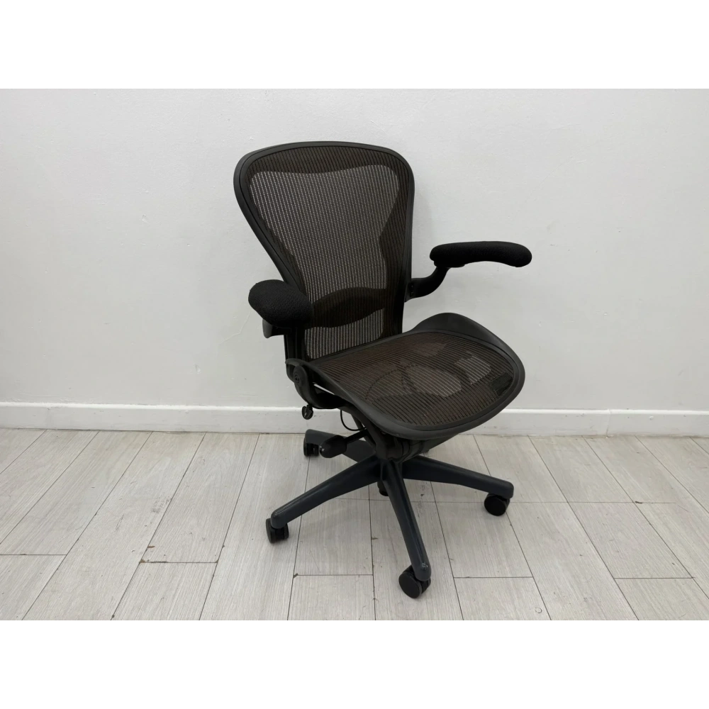 HERMAN MİLLER AERON B SİZE YÖNETİCİ ÇALIŞMA KOLTUĞU - M4020