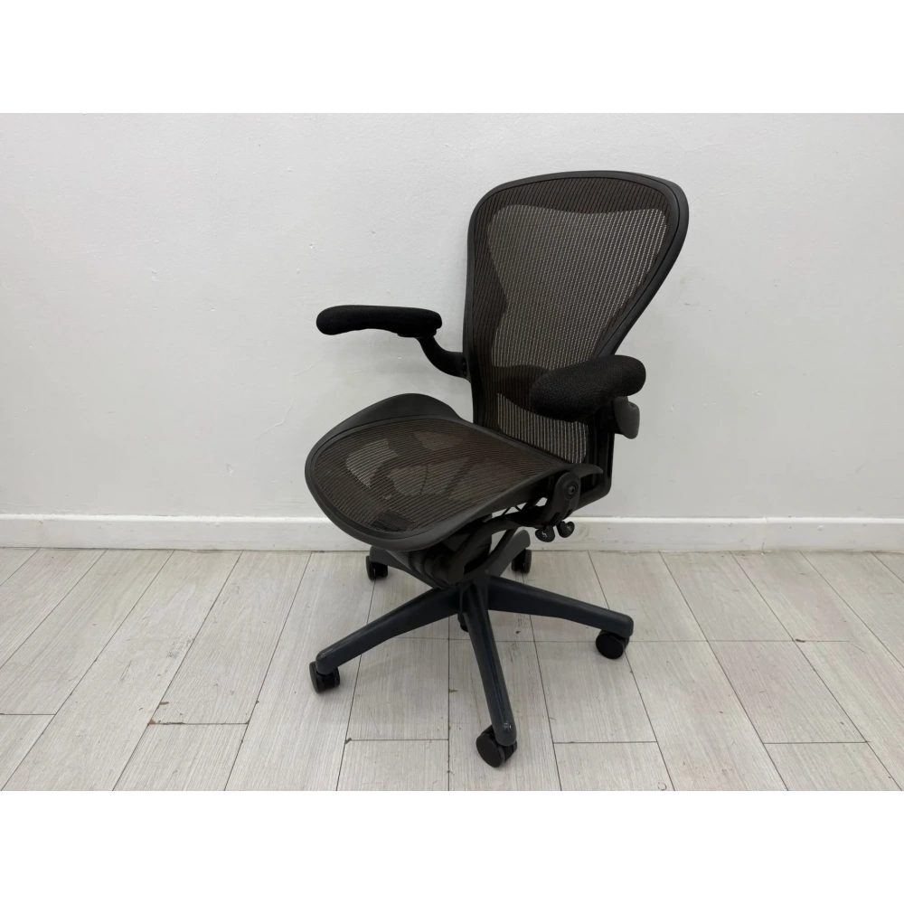 HERMAN MİLLER AERON B SİZE YÖNETİCİ ÇALIŞMA KOLTUĞU - M4020