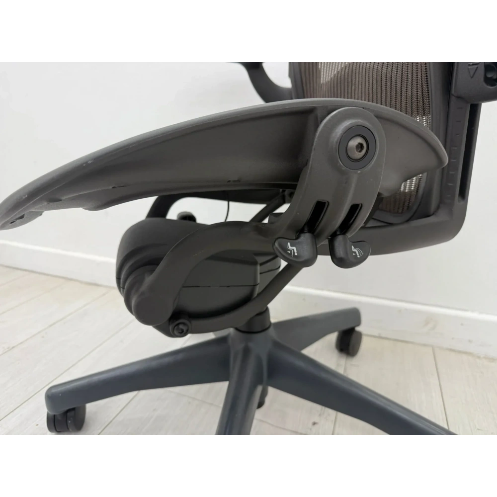 HERMAN MİLLER AERON B SİZE YÖNETİCİ ÇALIŞMA KOLTUĞU - M4020
