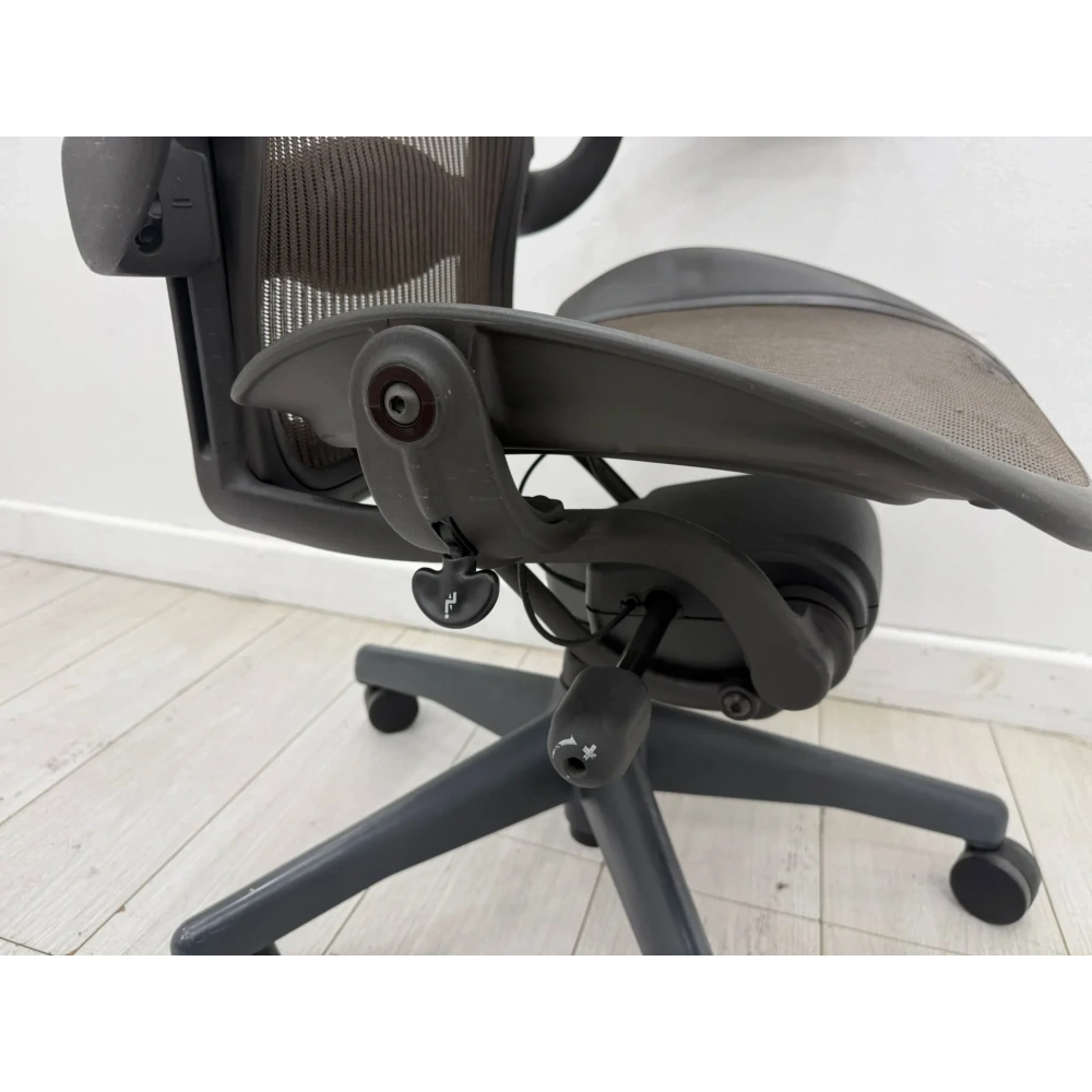 HERMAN MİLLER AERON B SİZE YÖNETİCİ ÇALIŞMA KOLTUĞU - M4020