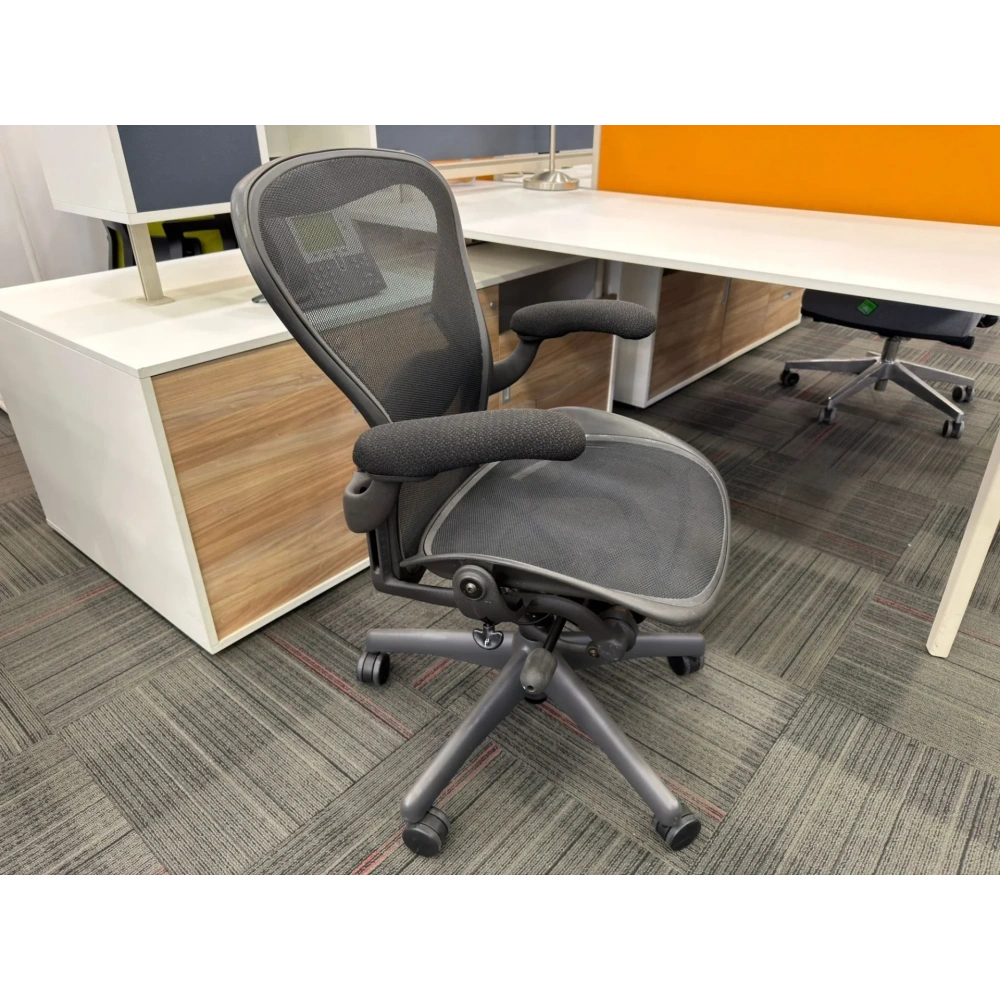 HERMAN MİLLER AERON B SİZE YÖNETİCİ ÇALIŞMA KOLTUĞU - M4690