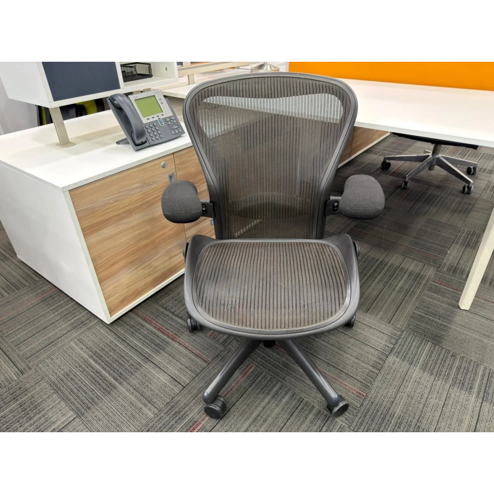 Herman Miller Aeron B Size Yönetici Çalışma Koltuğu - M4691