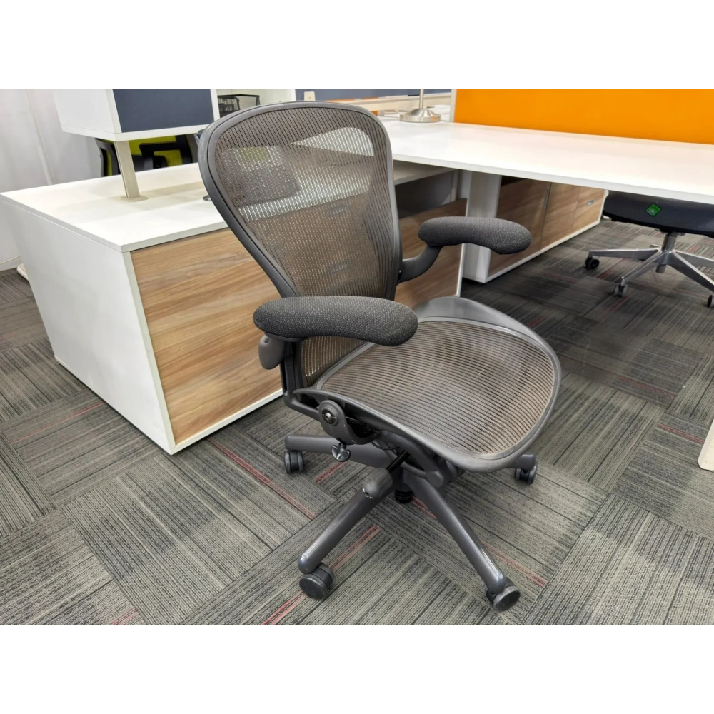 Herman Miller Aeron B Size Yönetici Çalışma Koltuğu - M4691