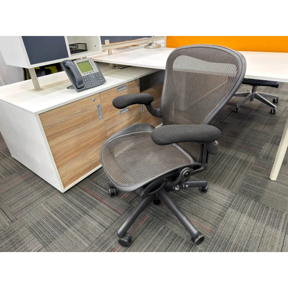 Herman Miller Aeron B Size Yönetici Çalışma Koltuğu - M4691