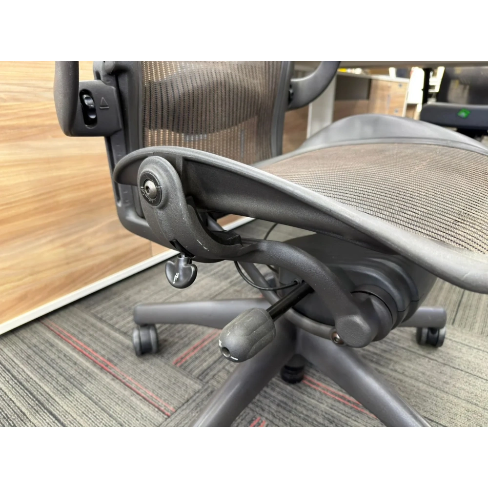 Herman Miller Aeron B Size Yönetici Çalışma Koltuğu - M4691