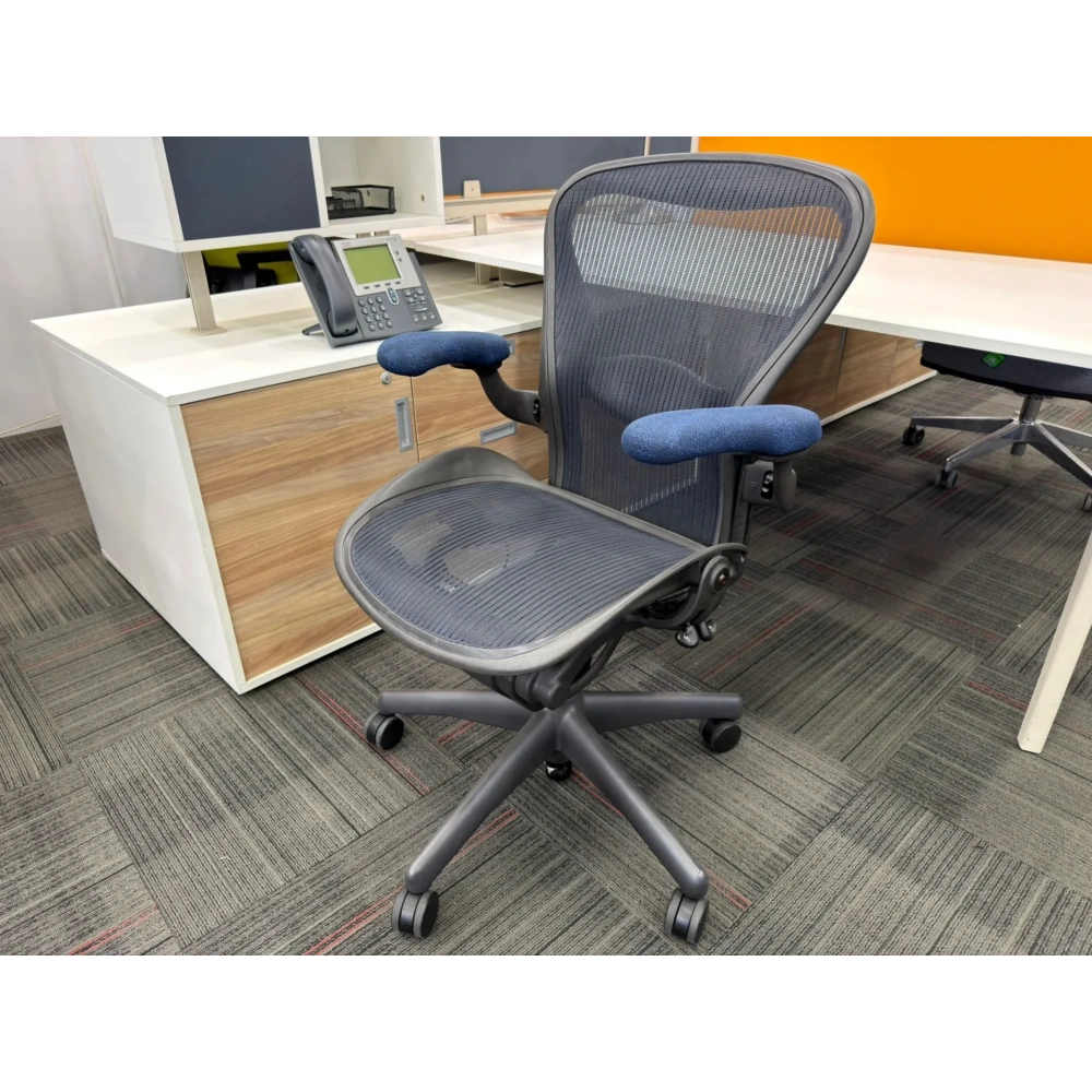 Herman Miller Aeron B Size Yönetici Çalışma Koltuğu - M4693
