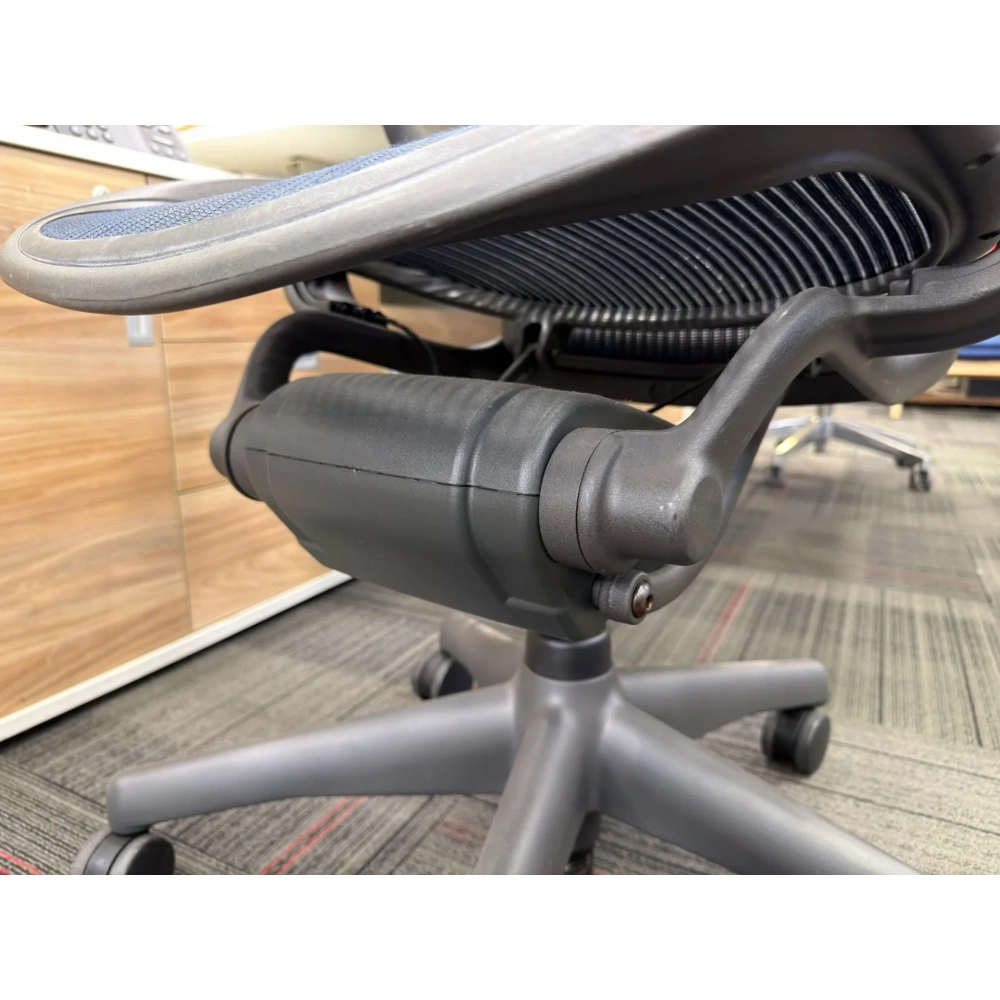 Herman Miller Aeron B Size Yönetici Çalışma Koltuğu - M4693