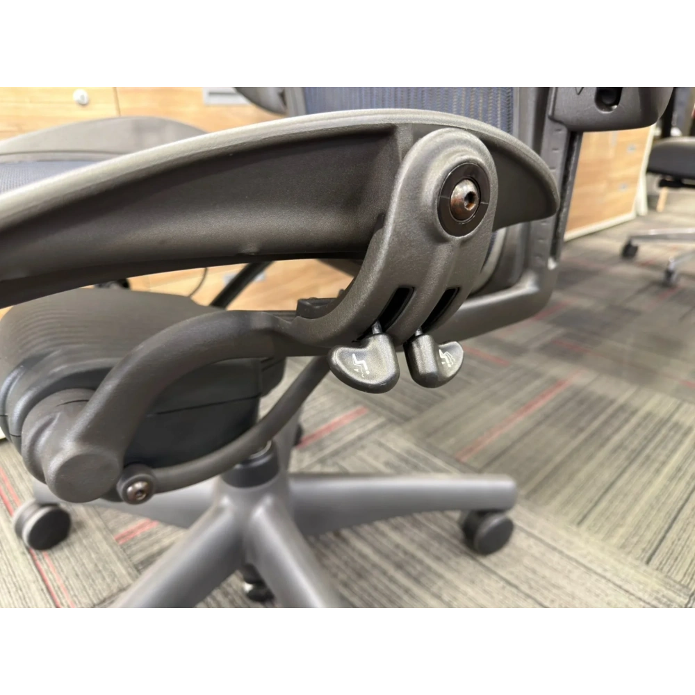 Herman Miller Aeron B Size Yönetici Çalışma Koltuğu - M4693
