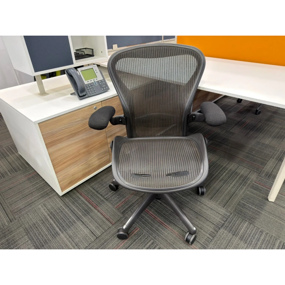 Herman Miller Aeron B Size Yönetici Çalışma Koltuğu - M4703