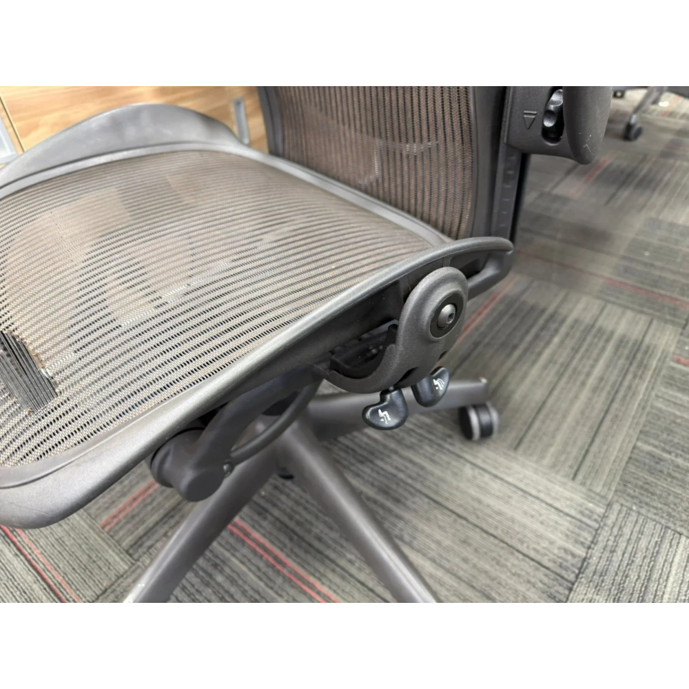 Herman Miller Aeron B Size Yönetici Çalışma Koltuğu - M4703