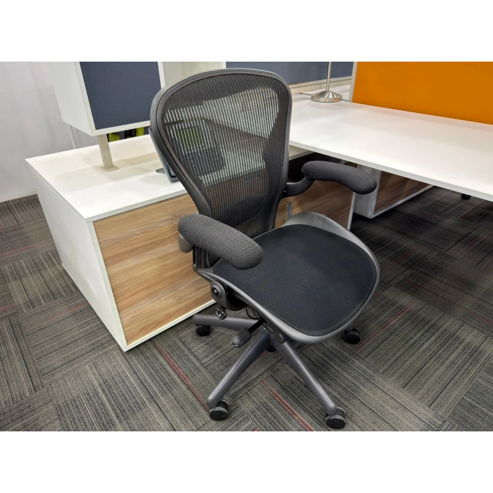 Herman Miller Aeron B Size Yönetici Koltuğu