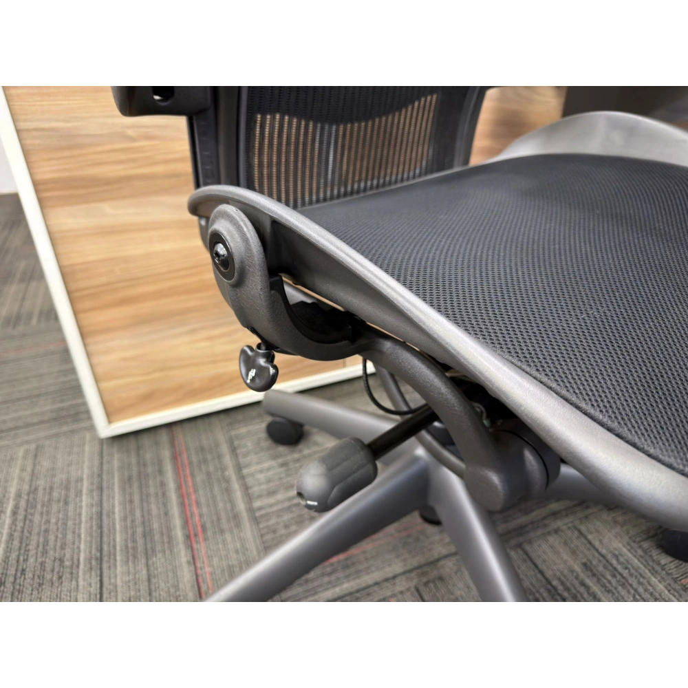 Herman Miller Aeron B Size Yönetici Koltuğu