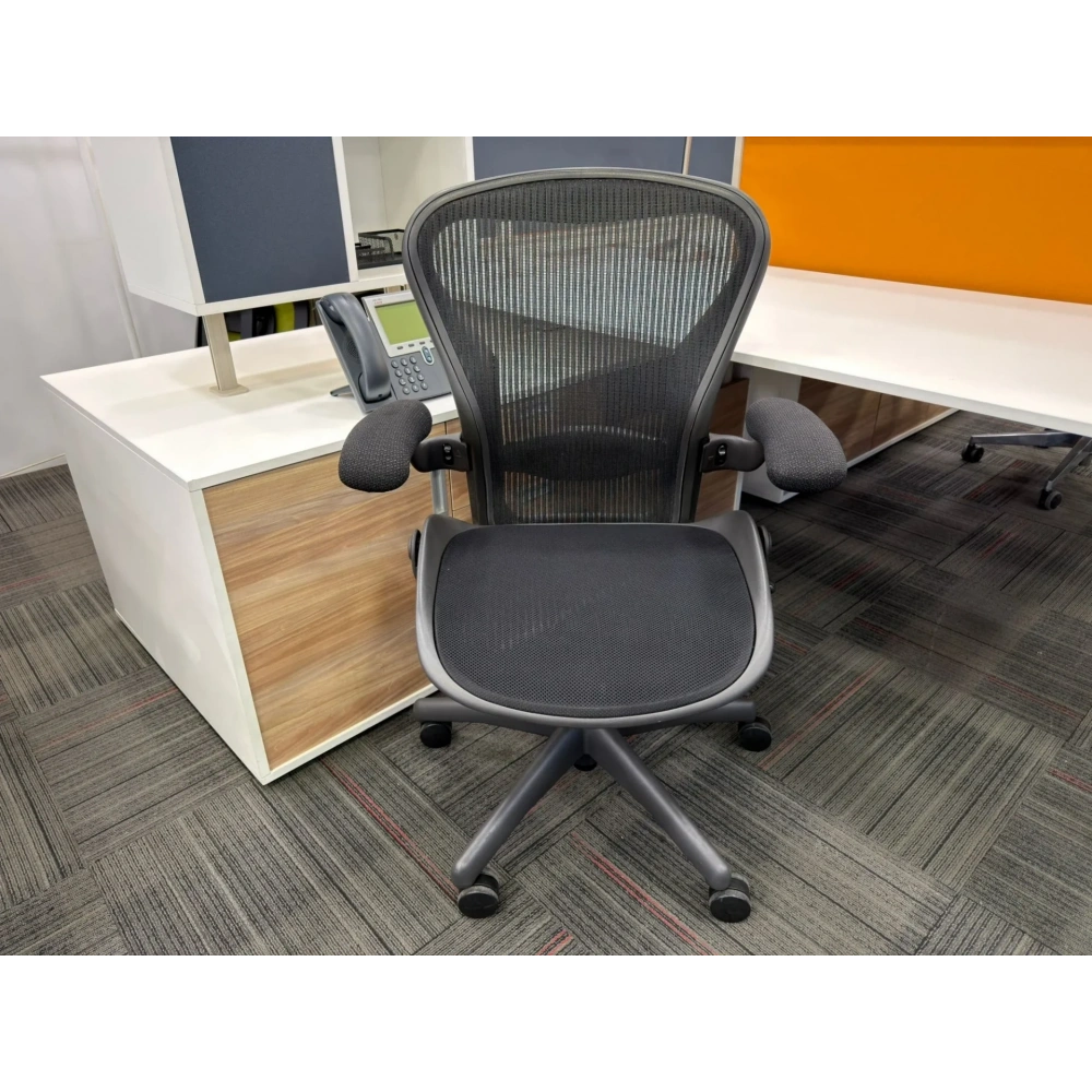 Herman Miller Aeron B Size Yönetici Koltuğu - M4702