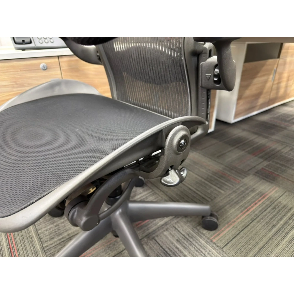 Herman Miller Aeron B Size Yönetici Koltuğu - M4702