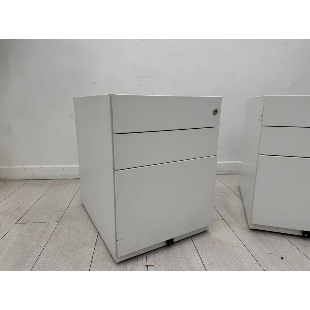 Herman Miller Beyaz Metal Keson