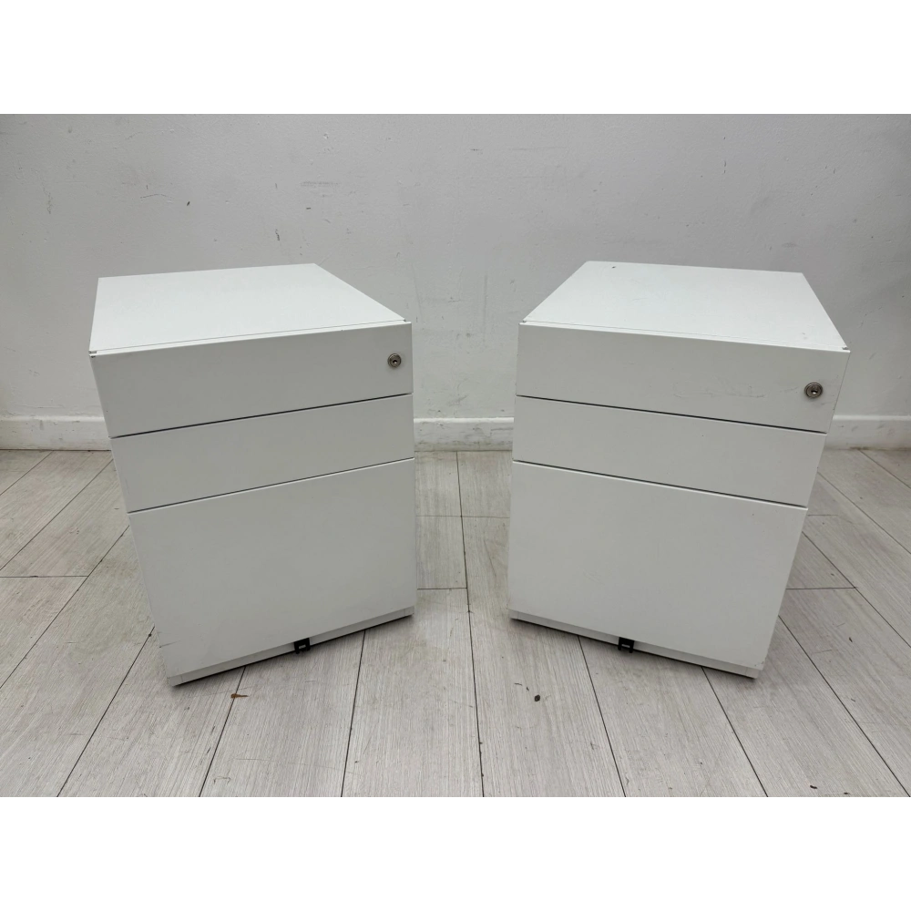 Herman Miller Beyaz Metal Keson