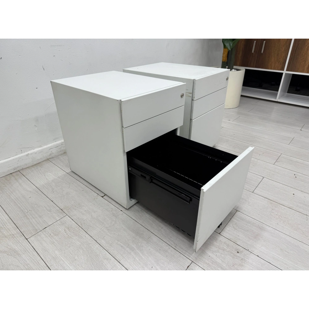 Herman Miller Beyaz Metal Keson